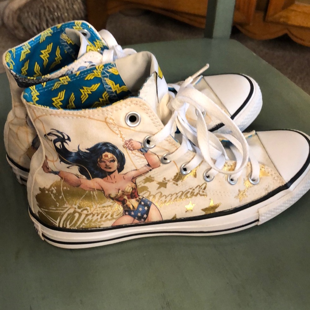 Converse All Star Wonder Woman Hi-Top Shoes